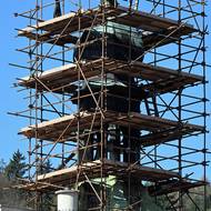 Na věž na střeše školy se vrátí makovice, kterou v Kyselce objevili na dobových fotografiích.