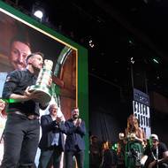 Filip Gibiš s putovním pohárem pro vítěze