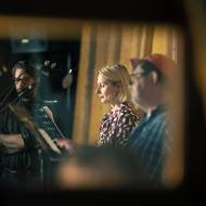 Petr Čtvrtníček a Zdeňka Žádníková-Volencová, vzadu je Václav Neužil