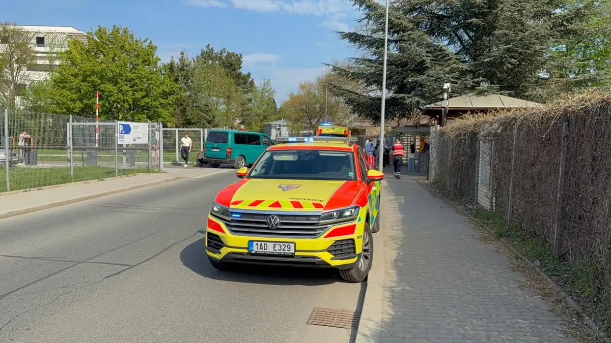 Muž v pražské zoo spadl z lanovky