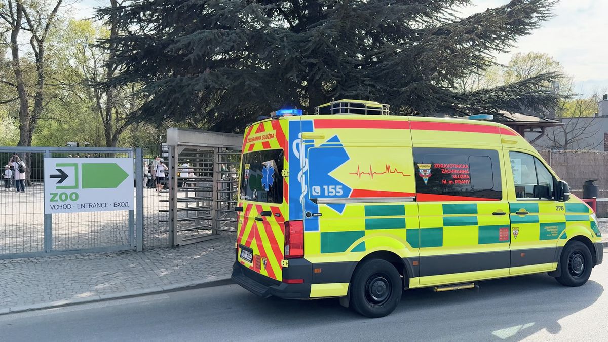 Muž v pražské zoo spadl z lanovky