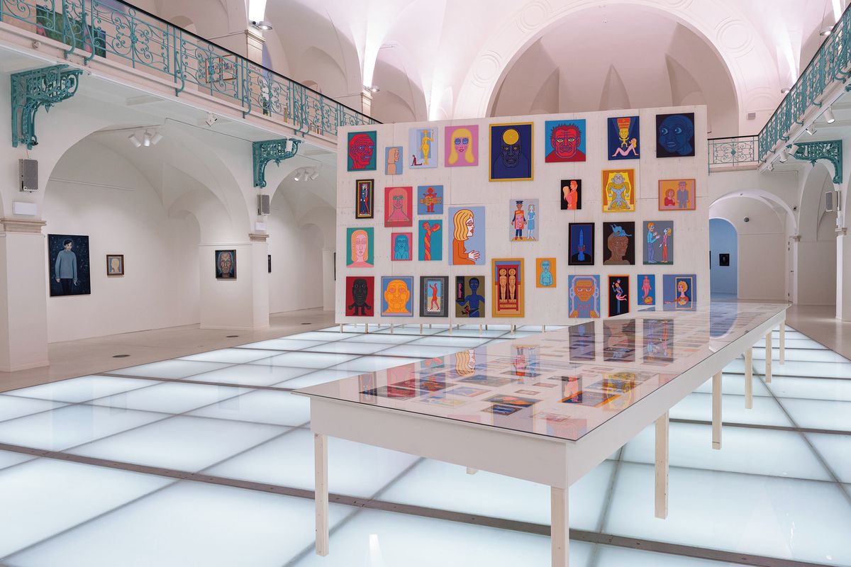 Liberecký galerijní Bazén je plný obrazů, slov a kosatců. Vystavují v něm Věra Nováková s Pavlem Brázdou 