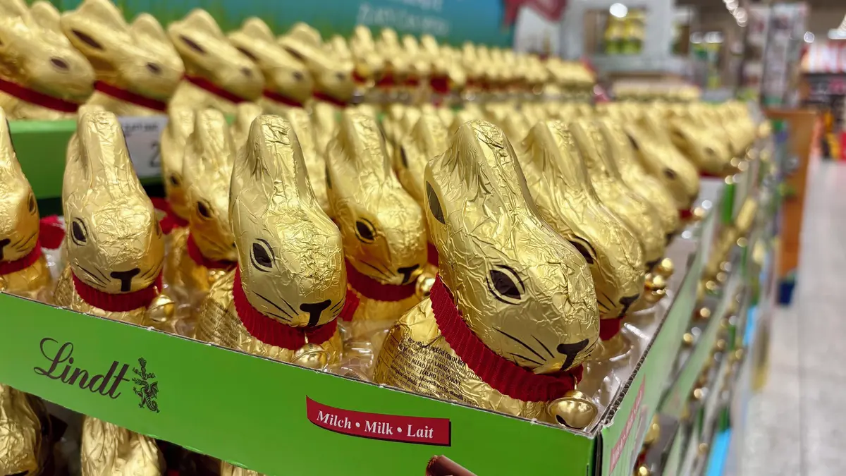 Ceny kakaa šly prudce dolů. Na levnější čokoládu si ale lidé ještě počkají