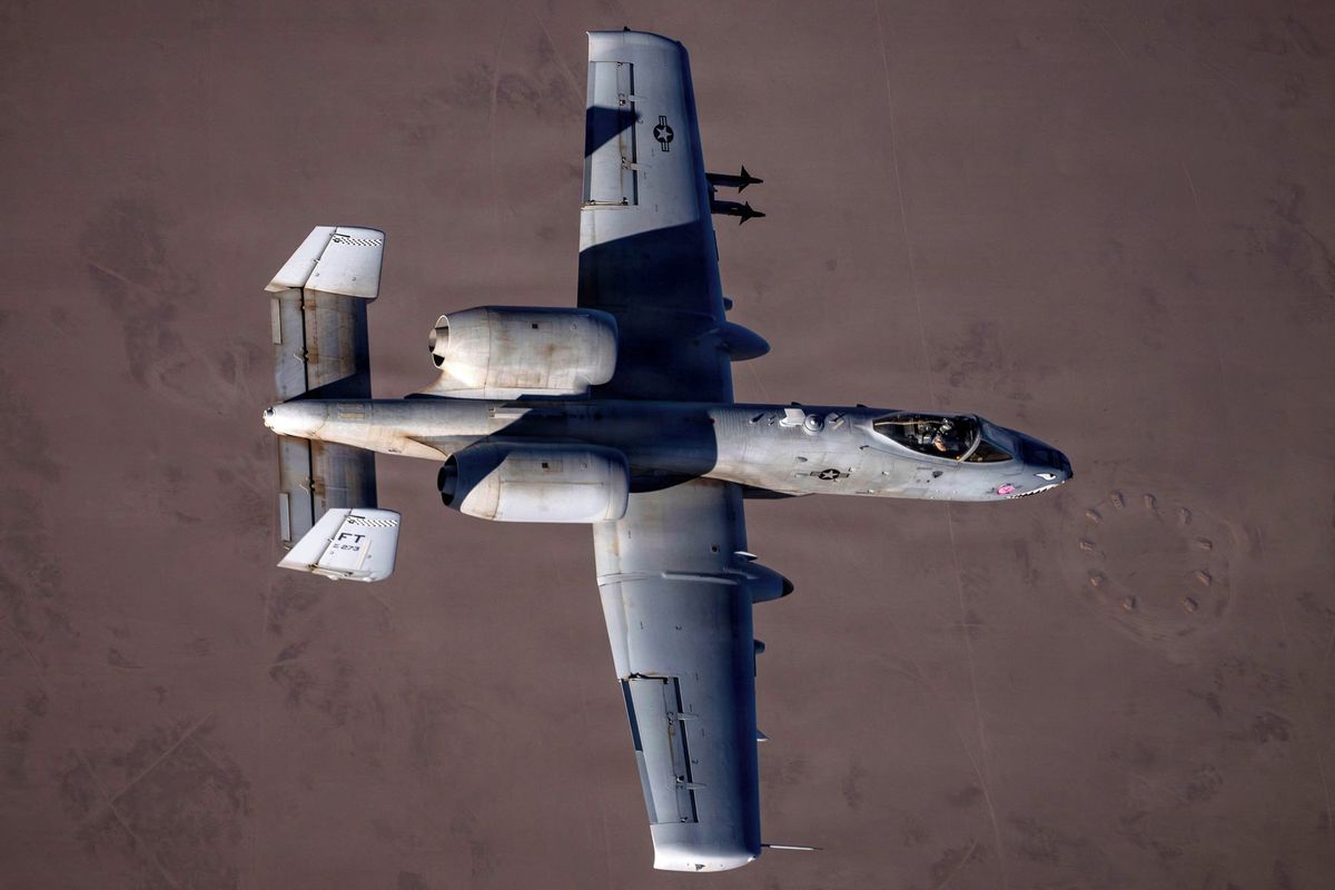 Vyznamenaly se v Íránu. USA opět odložily vyřazení letounů A-10 Thunderbolt 