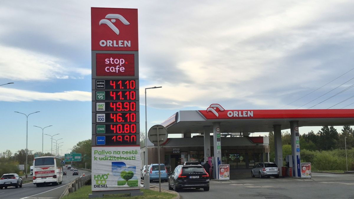 U dálnice stejně jako na vesnické pumpě. Ceny pohonných hmot se srovnaly