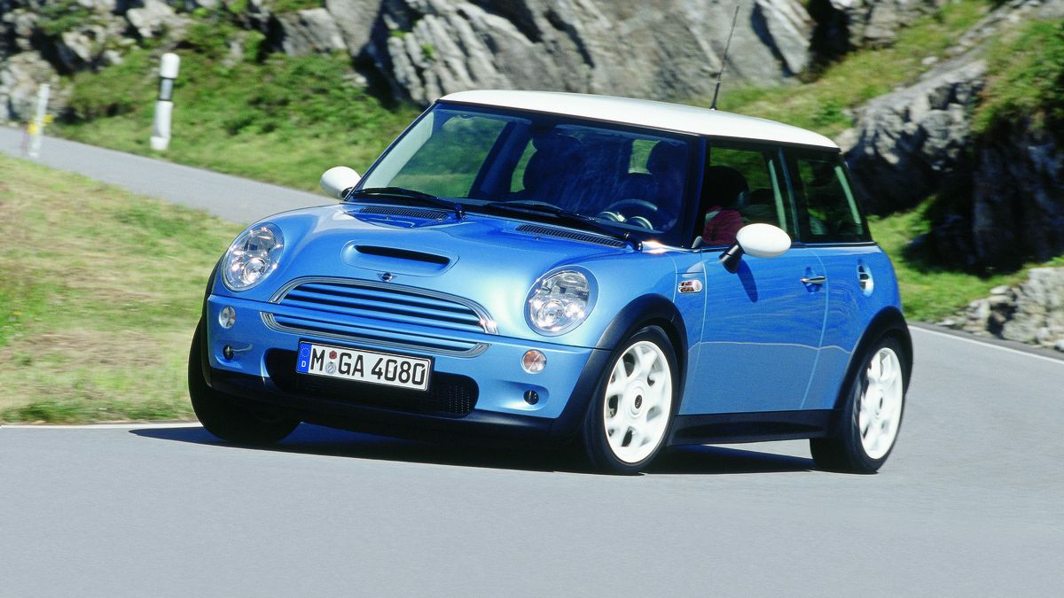 Mini slaví 25 let moderní éry pod křídly BMW