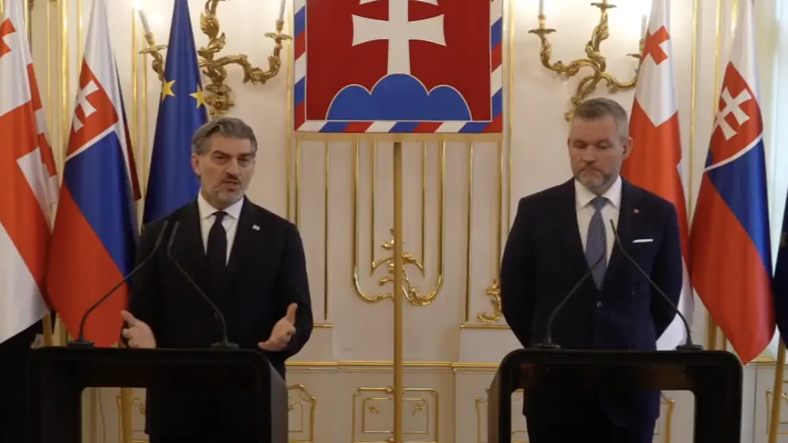 Pellegrini jako první v EU přijal kontroverzního prezidenta Gruzie