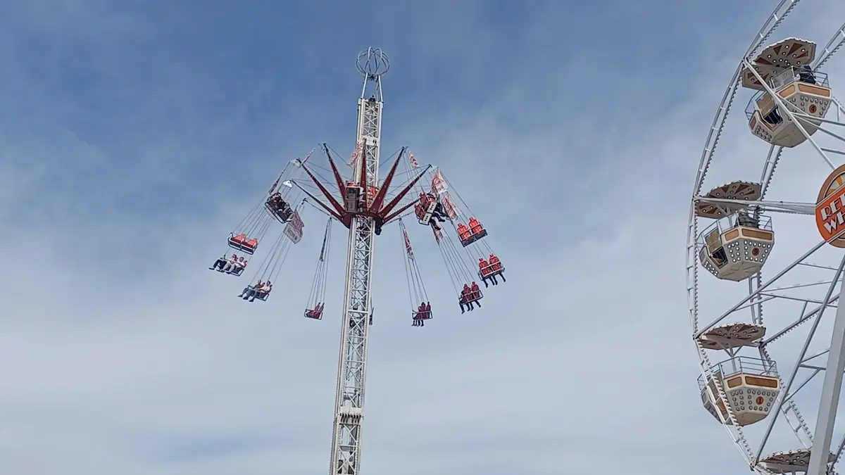 Na vyhlášené velikonoční pouti na Českobudějovicku čtyřčlenná rodina za hodinu utratí přes 2 tisíce