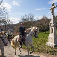 Stoupání k lukaveckému kostelu.