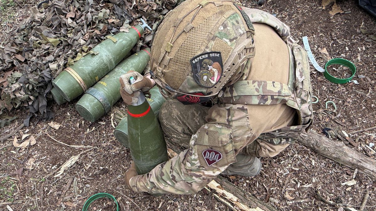 V okupované Luhanské oblasti uvázlo pod zemí 41 horníků po ukrajinském útoku na důl