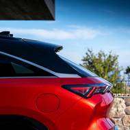 Infiniti QX65 v barvě Sunfire Red