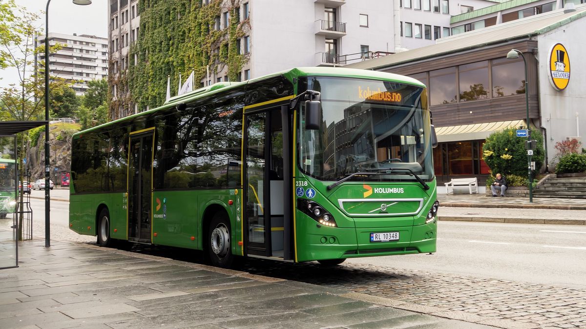 Čtrnáctiletý chlapec ukradl v Norsku autobus MHD a odjel s ním do Švédska