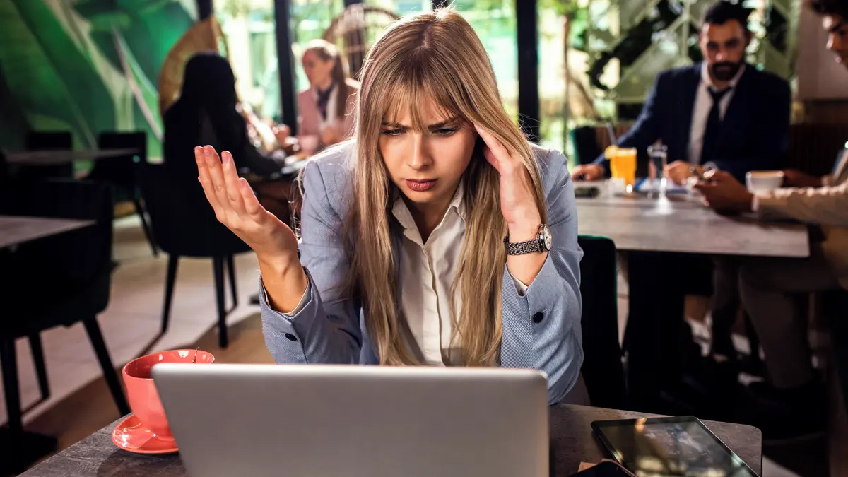 Jak reagovat na nenávist v online prostoru? Osvojte si pět zásad, které vám zajistí bezpečí a duševní klid