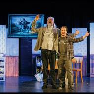 Roman Zach a Ondřej Bauer v donkichotském úsilí o nalezení zmizelé paní hostinské.