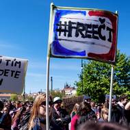 Transparent za nezávislou Českou televizi. 