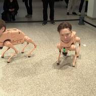 Robotičtí psi Mark Zuckerberg a Elon Musk