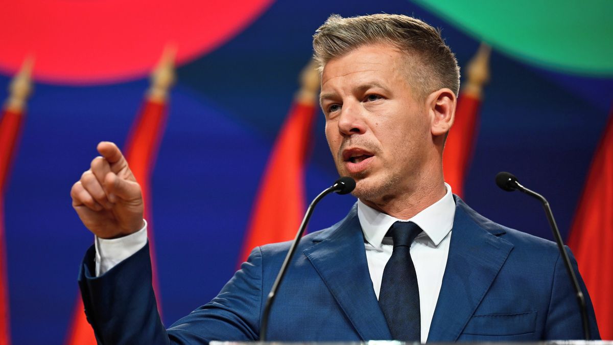 Nejen u Szijjártóa. Skartování dokumentů běží na plné obrátky, říká Magyar