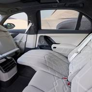 Vzadu jsou připravena komfortní sedadla.