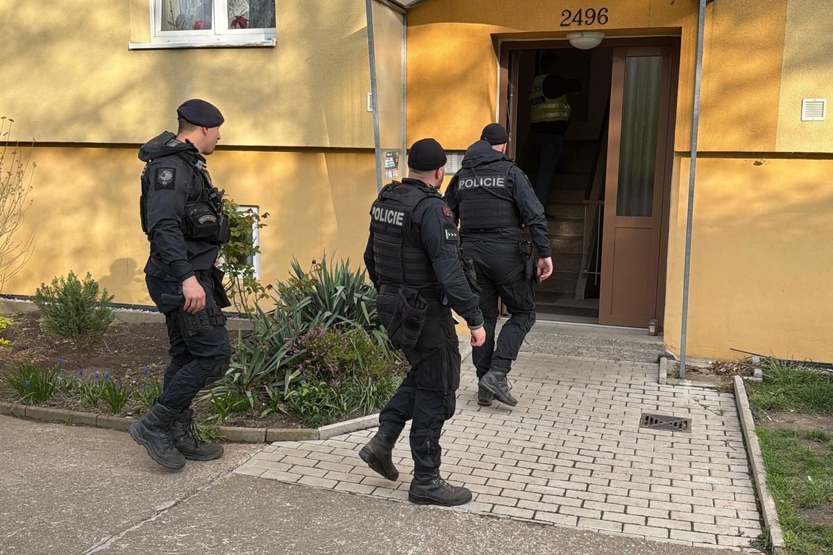 Muž vyhrožoval bombou na vládním úřadu, policie jej zadržela v Mělníku