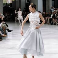 Hana Valtová nazvala svou kolekci La Sylphide, což je jeden z nejslavnějších a nejstarších dochovaných romantických baletů, který měl premiéru roku 1832 v Paříži. 