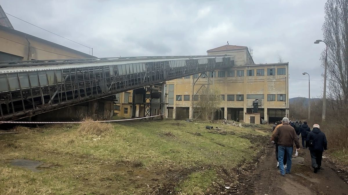 V bývalém dole na Mostecku vznikne největší plovoucí solární elektrárna v České republice