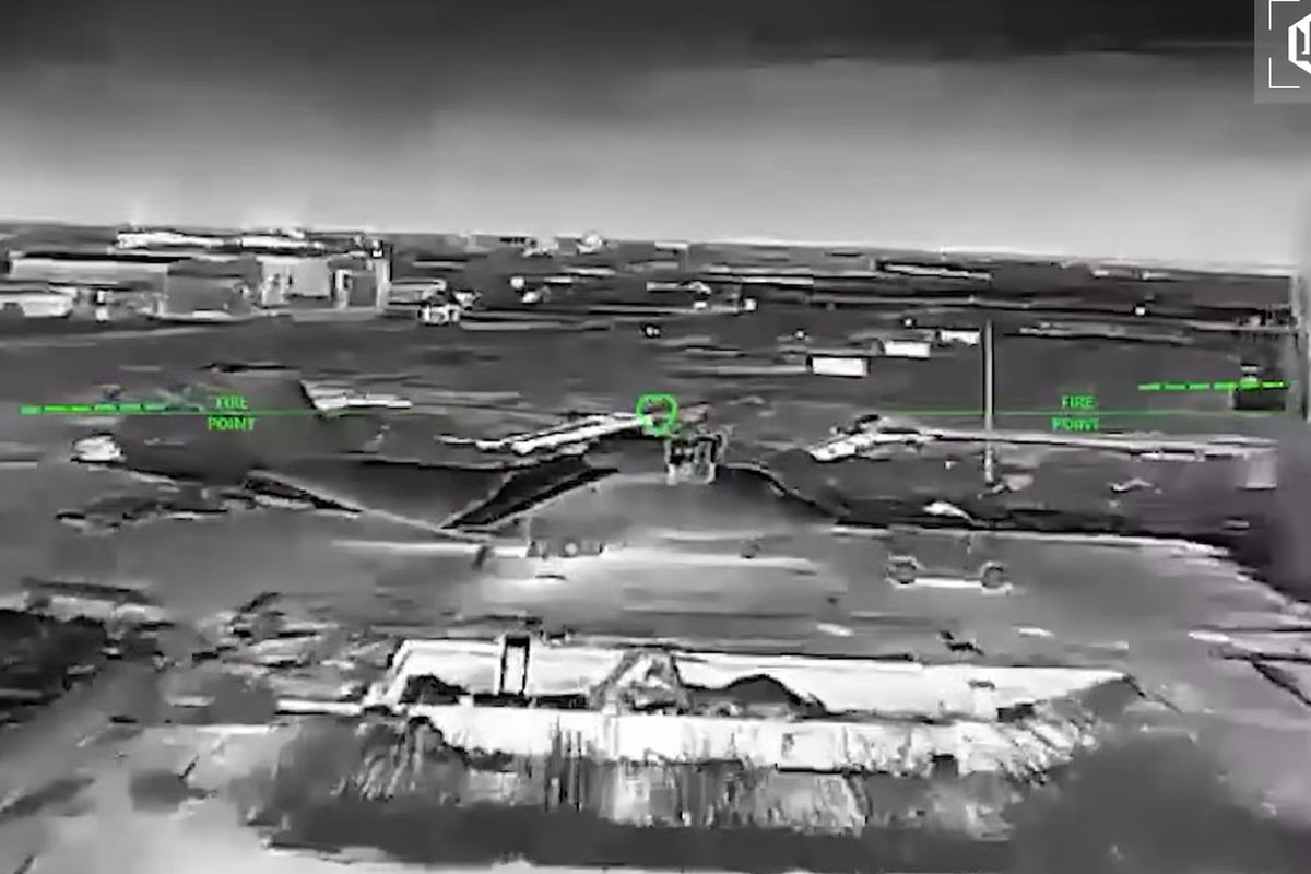 „Zdvořilostní návštěva na Krymu“. Ukrajinci hlásí úspěšný úder na ruskou základnu nejnovějších dronů