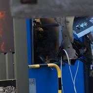 Pachatelé odpálili bankomaty kolem čtvrté hodiny ráno