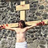 V kulisách hradu Lipý znovu ukřižovali Krista