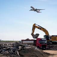 Letadla tak při přistání a vzletu přelétají nad hustě obydlenými oblastmi… 