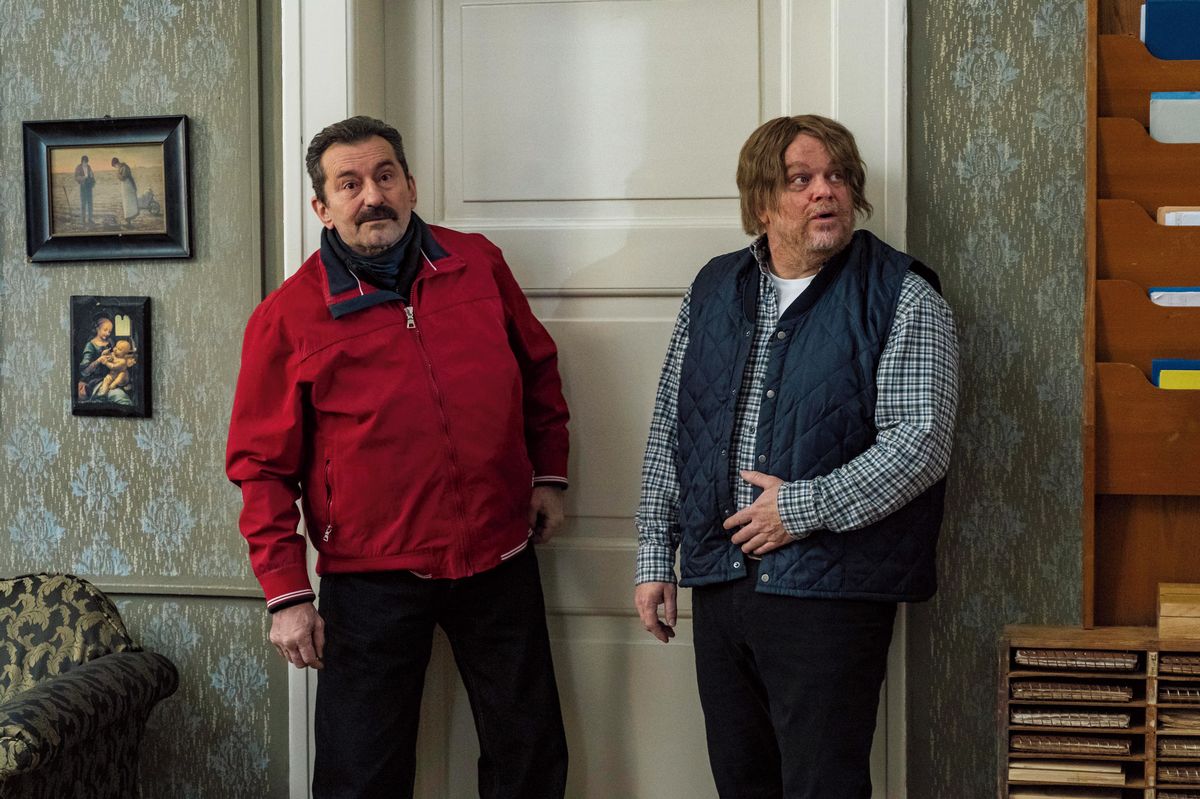 Vetchý, Mádl, Novotný a Pechlát řeší bílý prášek v absurdní komedii