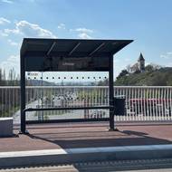 Zastávka MHD Lihovar na mostě.