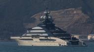 Superjachta nejbohatšího Rusa bez problému proplula Hormuzským průlivem