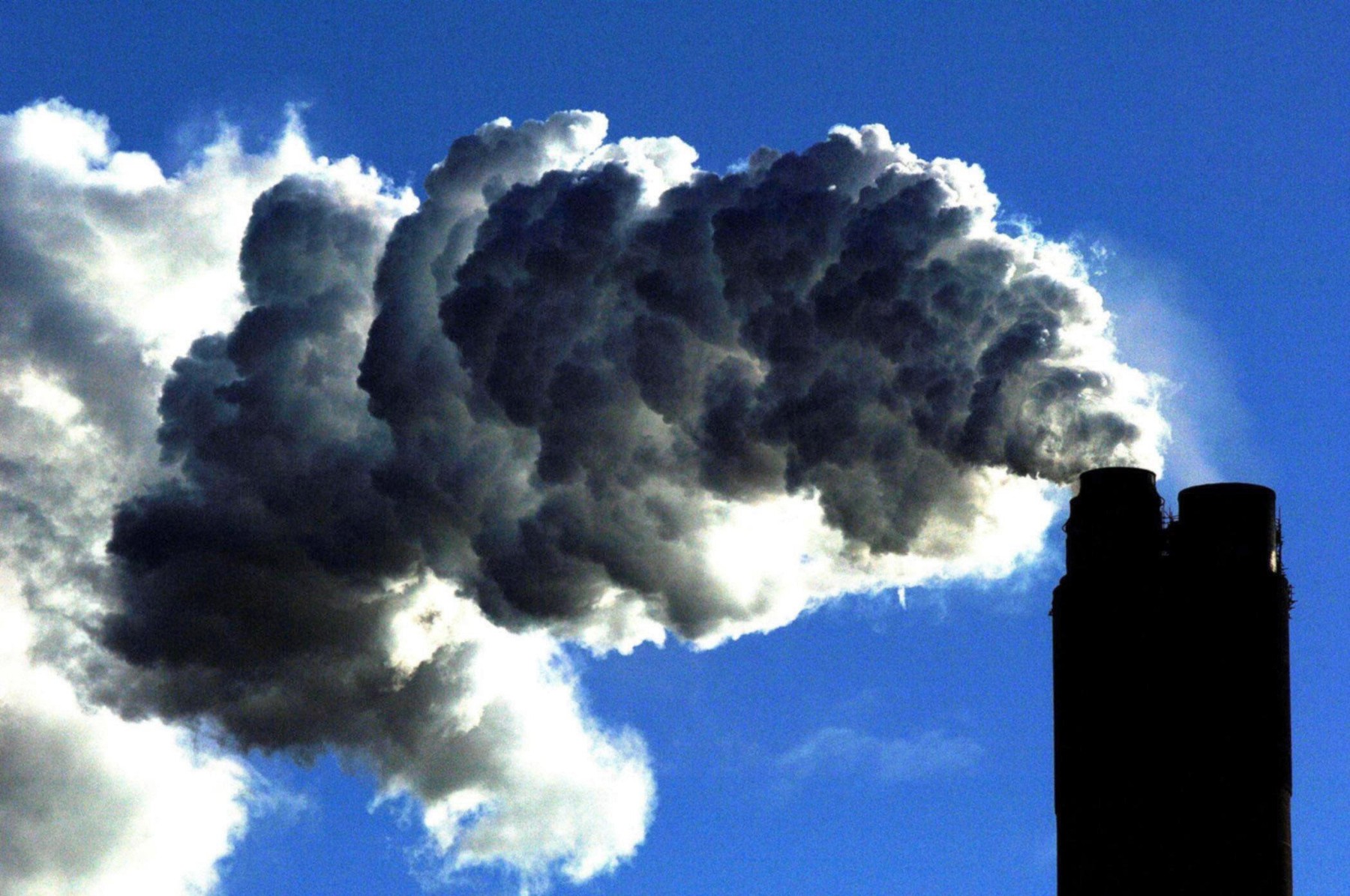 Ý hoãn đóng cửa các nhà máy điện than thêm 13 năm