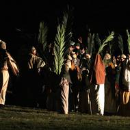 V posledních letech přidali tvůrci do děje i scénu s Ježíšovým oslavným příchodem do Jeruzaléma. Nechybí ani palmové ratolesti.  