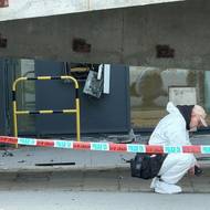 U pražského Obchodního centra Opatovská došlo v sobotu ráno k výbuchu dvou bankomatů. Na místě zasahuje policie, v akci jsou také pyrotechnici