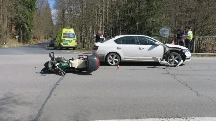 Octavie srazila na Šumpersku motorkáře