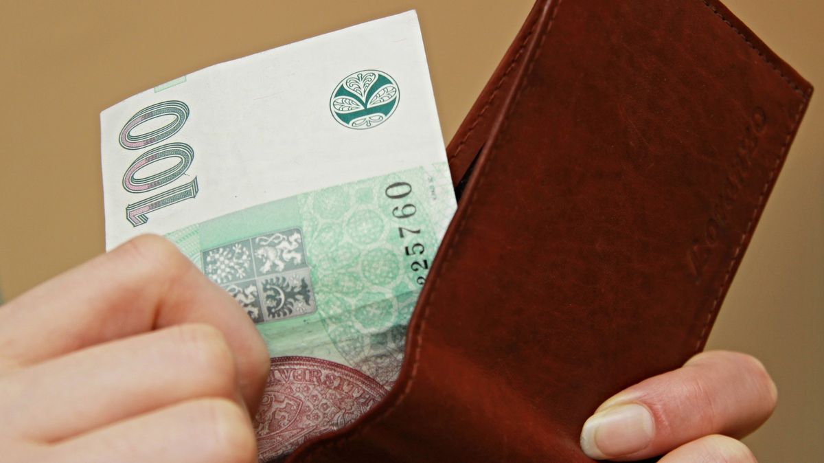 Důstojná mzda by měla být alespoň 48 336 korun. Nedosáhnou na ni dvě třetiny lidí