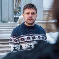 Jiří Mádl je ve filmu jedním z otců zatažených do školní aféry.