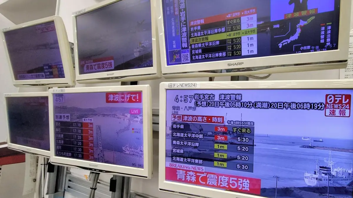 Silné zemětřesení v Japonsku, úřady varují před tsunami