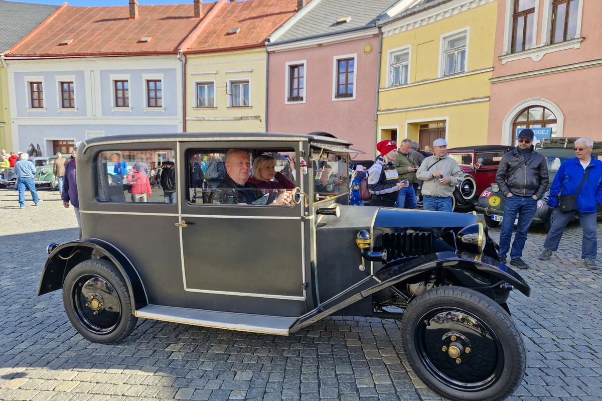 Legendy na Přerovsku: Spanilá jízda nablýskaných veteránů vyrazí na Helfštýn