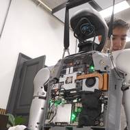 Humanoida lze zakoupit i na českém e-shopu.