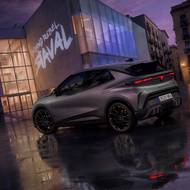 Raval sází na sportovní design, který podtrhuje naznačený difuzor. 