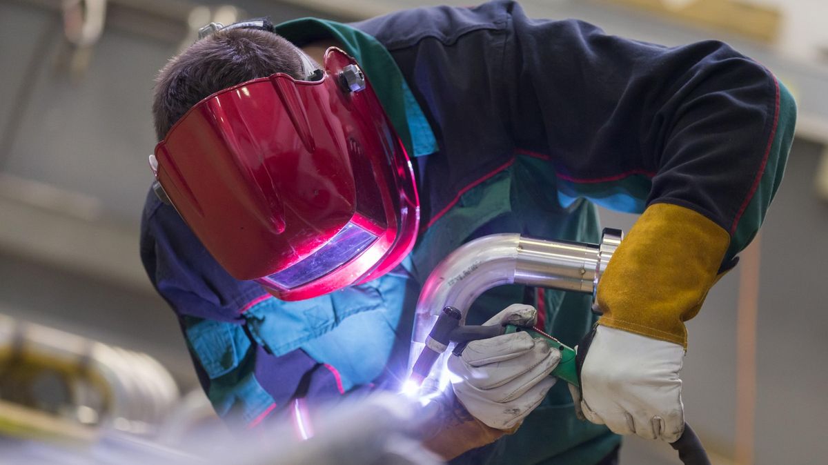 Čeští zaměstnanci jsou v EU levní. Mzdově Němce doženou až za padesát let