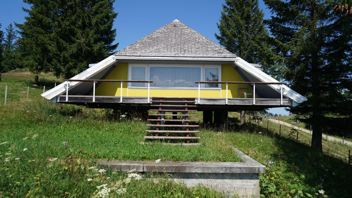Výstava s názvem Chata: fenomén ve světě architektury představuje i nevšední podoby tuzemských a zahraničních chat