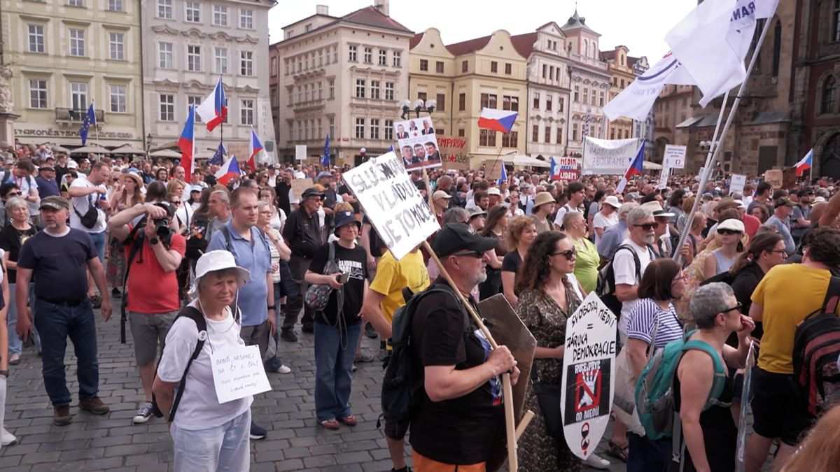 Snad se vláda zalekne, v Praze se demonstrovalo za nezávislost médií