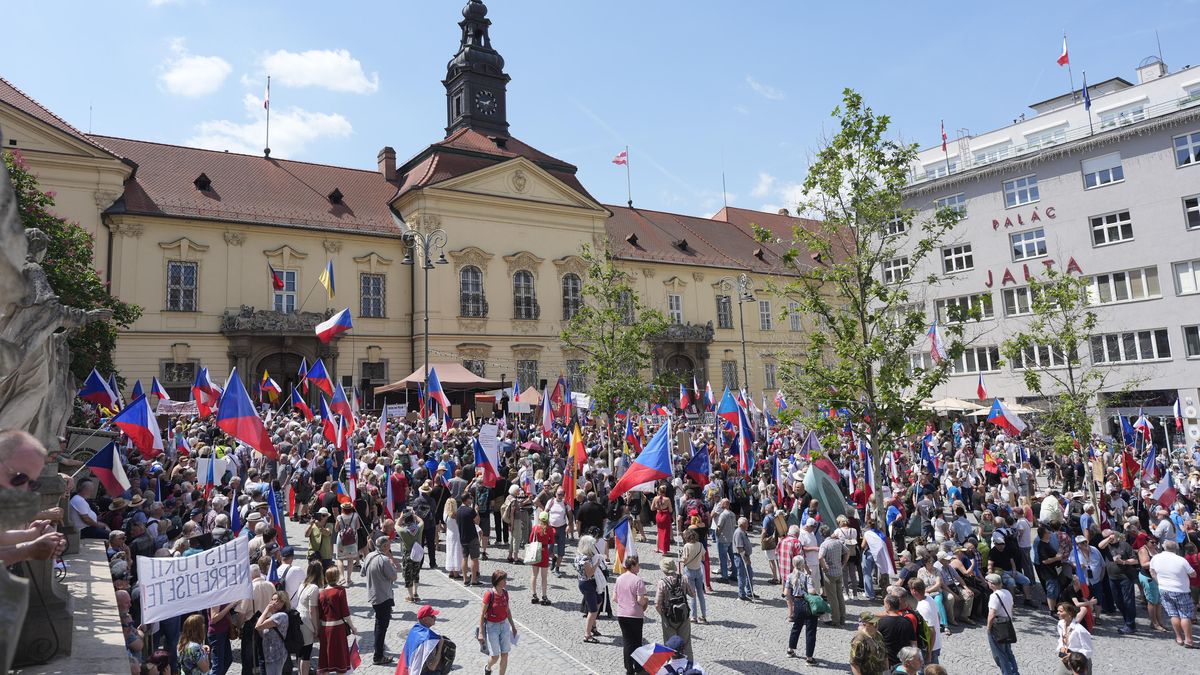 Nepotřebujeme se usmiřovat, běžte domů do říše, vzkazují odpůrci sudetským Němcům