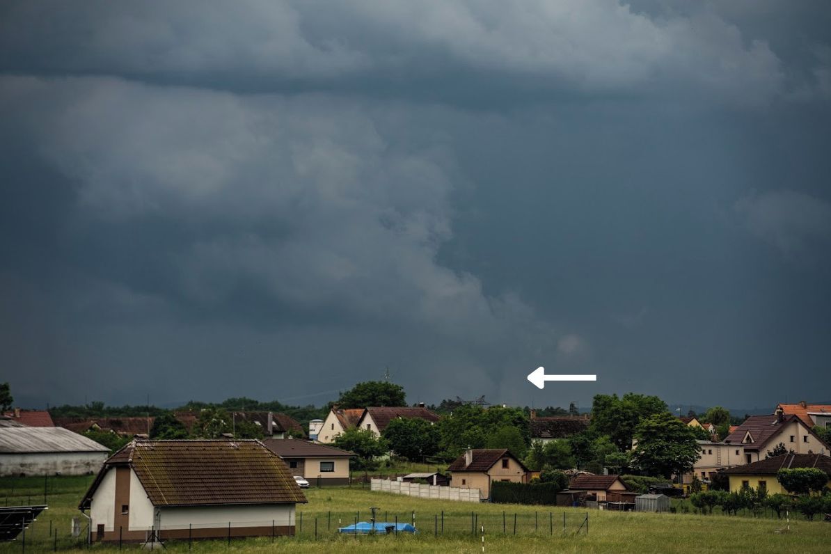 Kolem Netolic se zřejmě prohnalo tornádo. Meteorologové hledají svědky