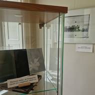 Na výstavě jsou i trojrozměrné exponáty z autorovy pozůstalosti.