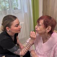 O líčení a účesy se postaraly sociální pracovnice Kristýna Niklová, Kristýna Duchková a Zuzana Beranová.