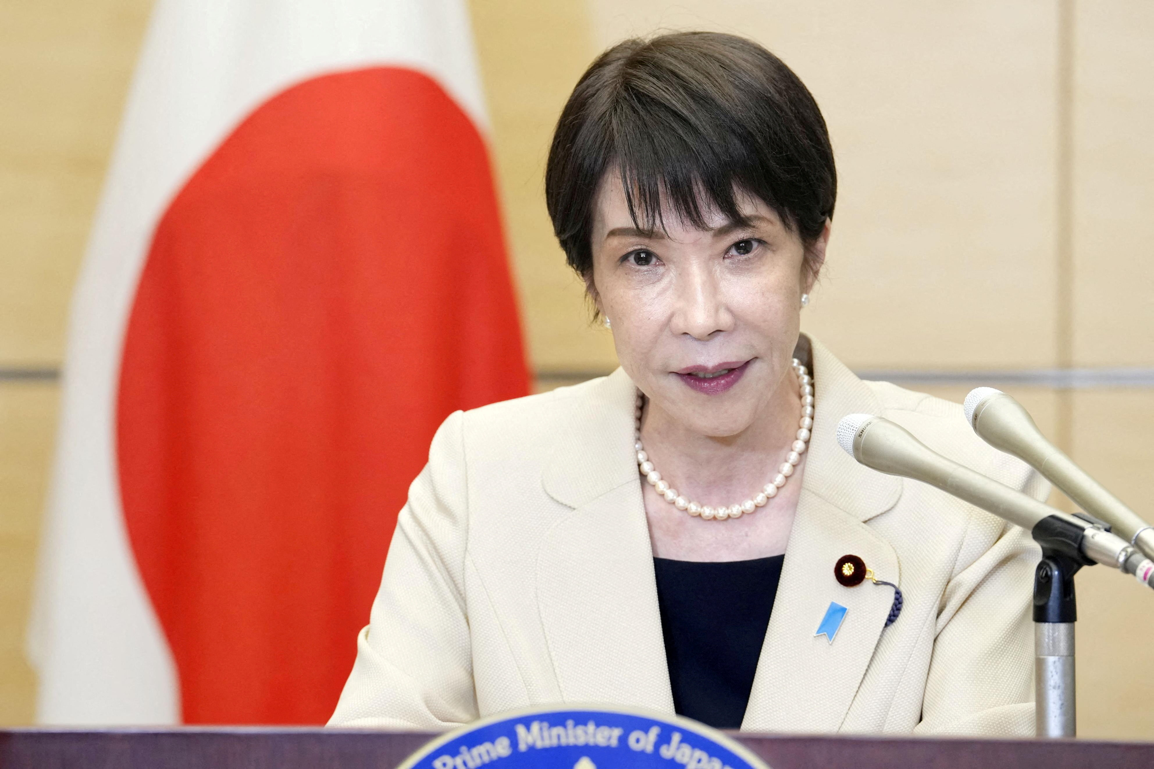 Japonská premiérka slibovala zrušení DPH na potraviny. Blokují to pokladny v obchodech